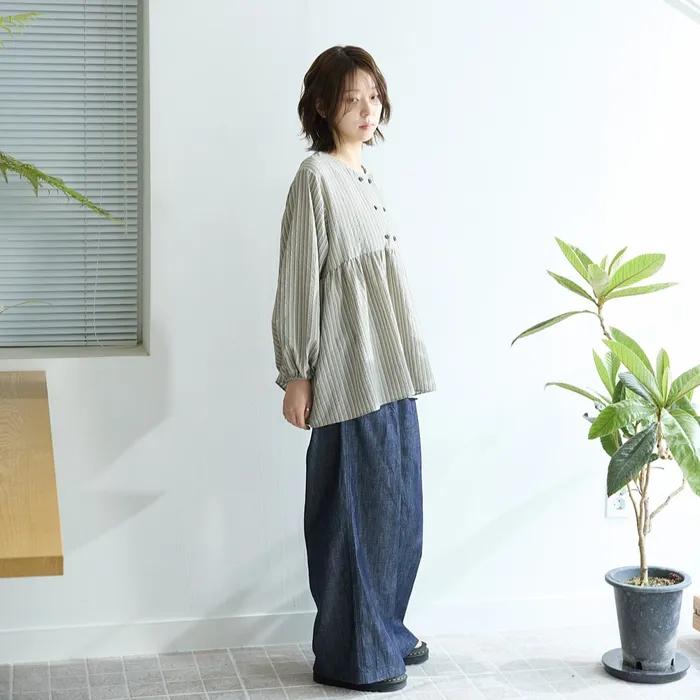 Stripe shirring blouse 스트라이프 셔링 블라우스 / Beige