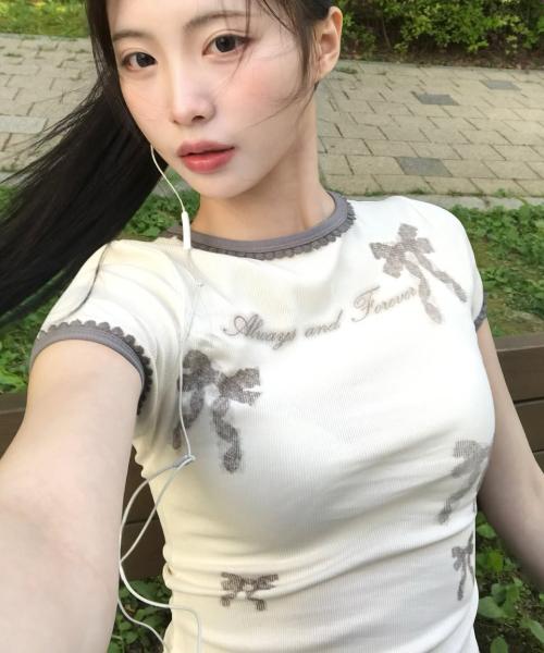 Ribbon Printed Slim Ringer T-shirt Ivory
