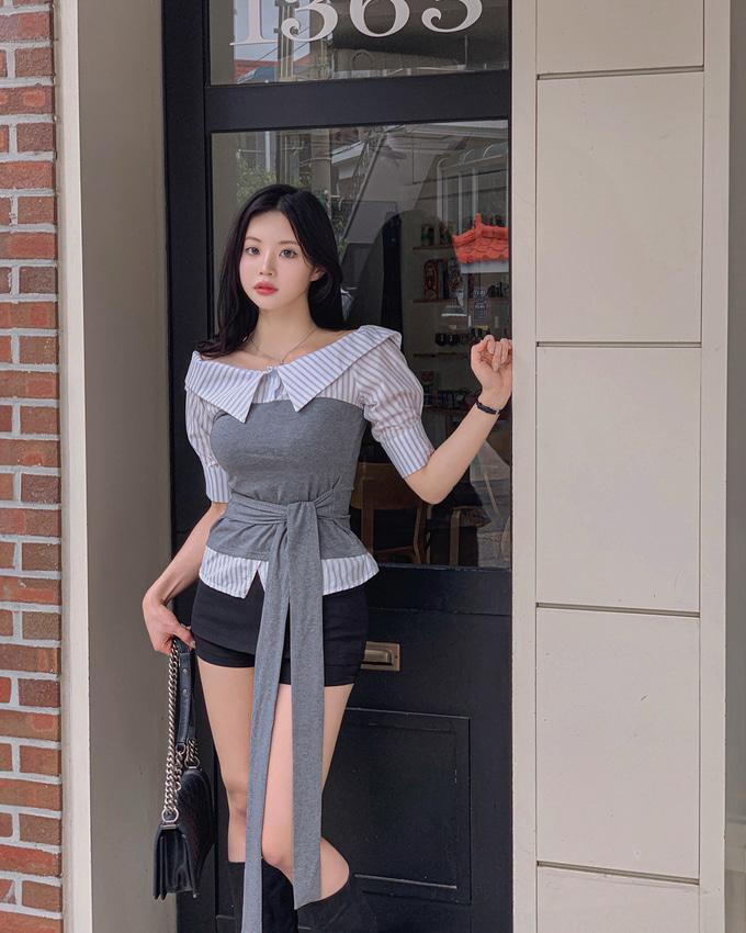 하이클래식 언라인 셔츠카라 오프숄더 단추 커프스 허리스트랩 레이어드 스트라이프 셔츠 블라우스