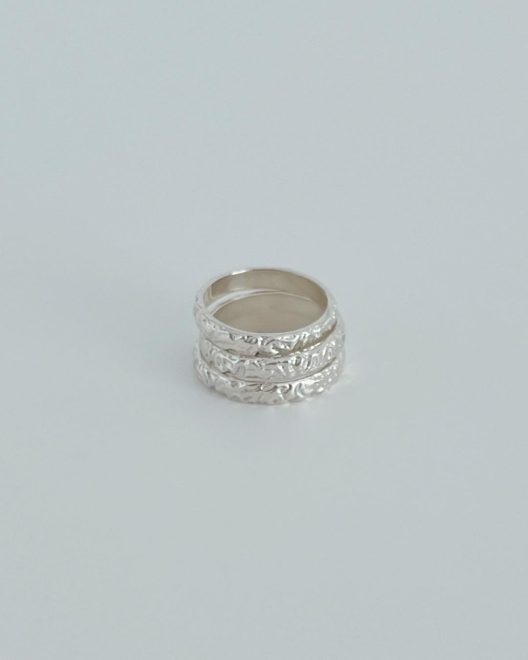 PEBBLE RING 10