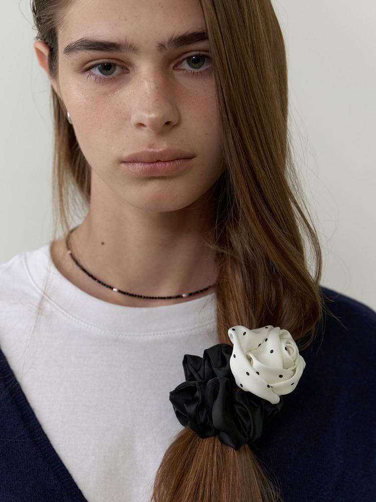 도트 새틴 장미 스크런치_2컬러 (L253MHA020)