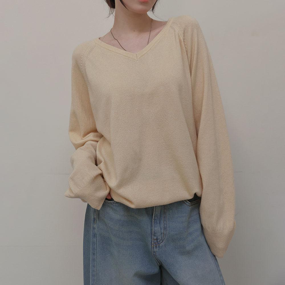 피너츠 베이직 루즈 파인 울 V 넥 니트 (봄/간절기/포근/브이넥/심플/캐주얼/기본템/데일리룩/출근룩/노랑니트)