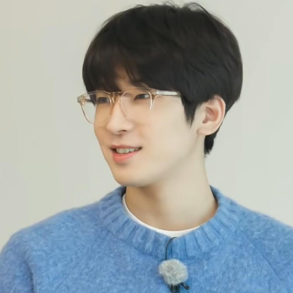 마노모스 유니버스 C3 UNIVERSE 세븐틴 원우 안경 투명 뿔테 샴페인 핑크