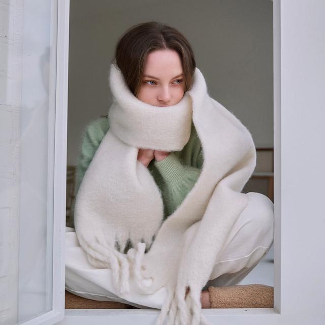 Wool long wide muffler - white