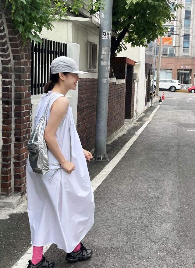 Porttery pintuck long dress 도자기핀턱롱원피스 여름민소매원피스