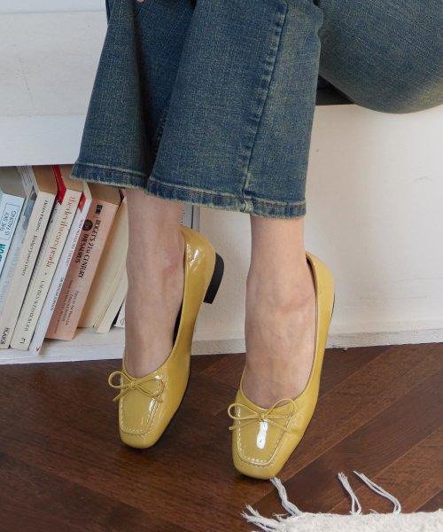 애나멜 리본 토우 플랫슈즈 (MUSTARD)