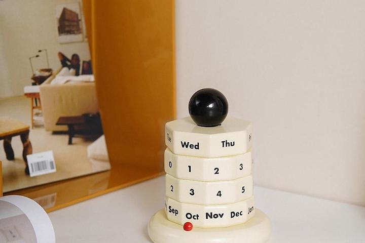 [해외] Vintage calendar 회전 우드 캘린더 스피닝 만년달력