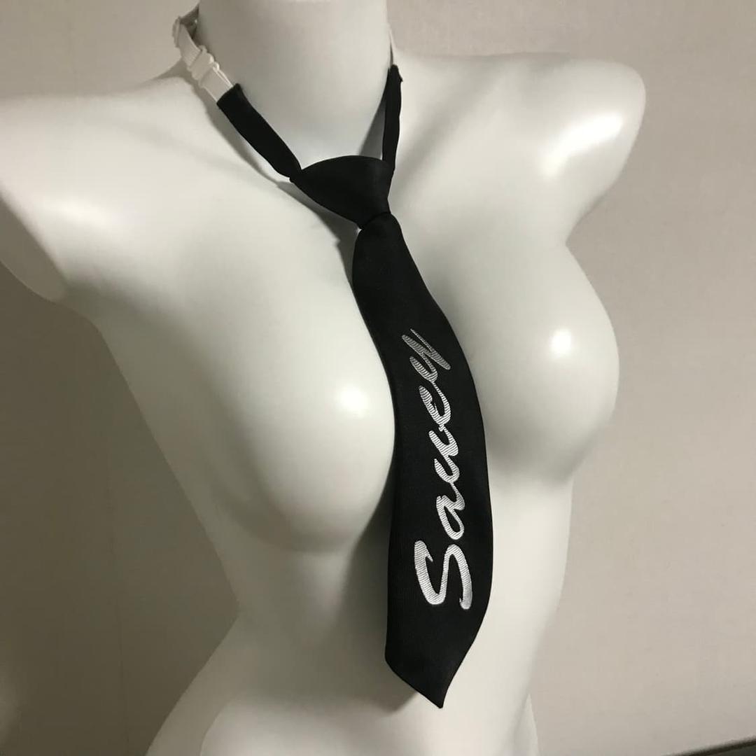 Saucy lettering necktie | 후루츠패밀리