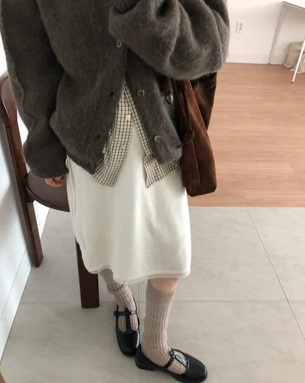 유인어스 케럽 여성 겨울 하객 출근룩 오피스룩 하이웨스트 H라인 밴딩 미디 레이스 니트스커트