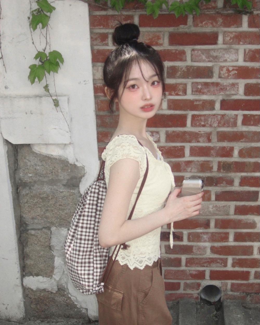 rosy lace short-sleeved t