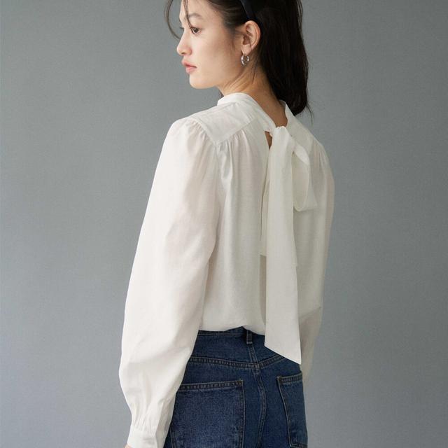 SILKY HIGH NECK TAIL BLOUSE_WHITE