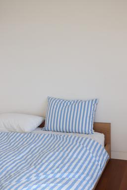 Candy stripe bedding _ Blue