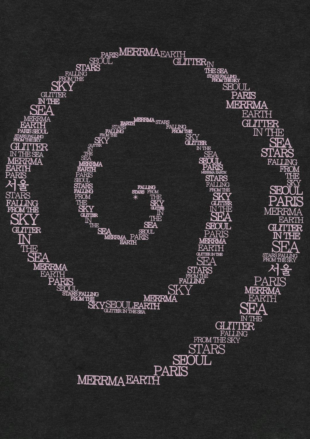 CHARCOAL SPIRAL SOUVENIR T-SHIRT - SIZE XS