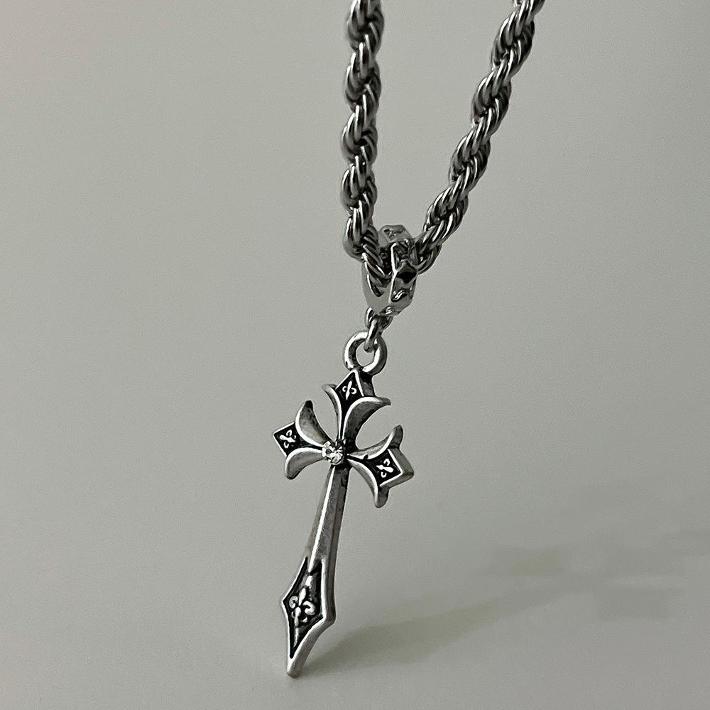 루프 바로크 십자가 목걸이