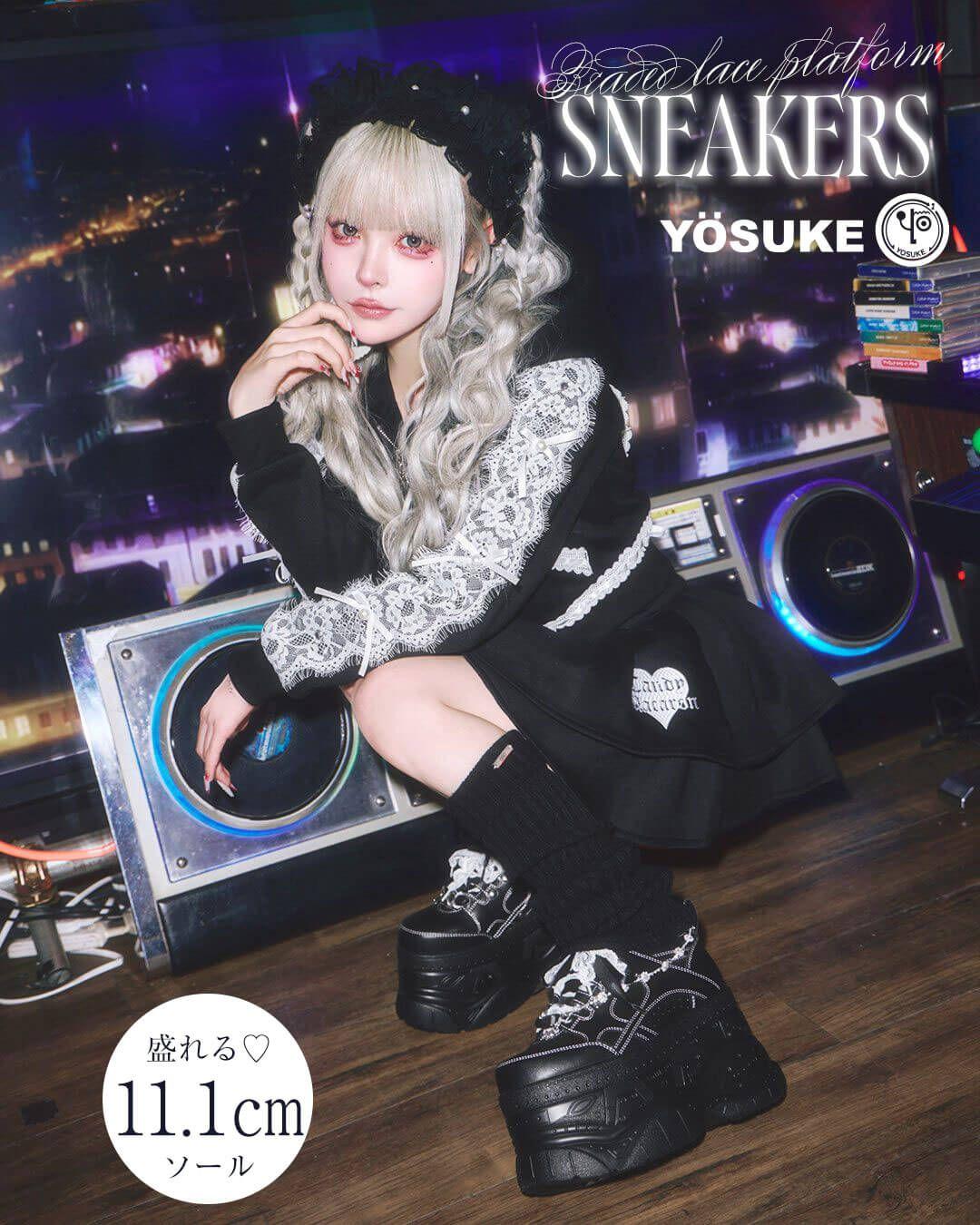 YOSUKEビジューレース厚底スニーカー ブラック | ファッション通販＆メディアMyColor ～マイカラー～