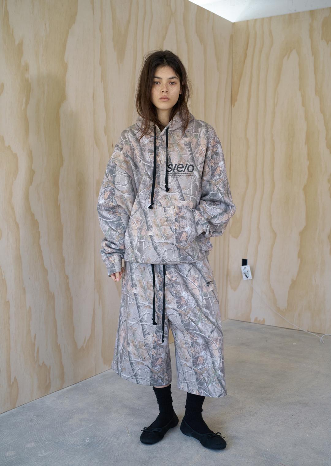 BRUSHED LOGO BIG SWEAT SHORTS REAL TREE