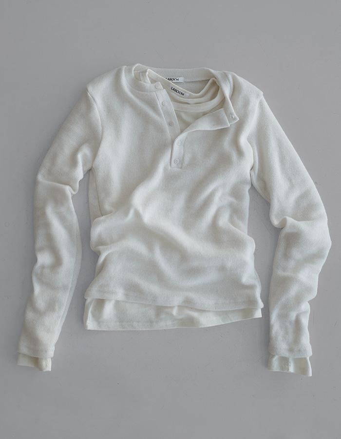 [by LAROOM] 웜헨리넥티셔츠