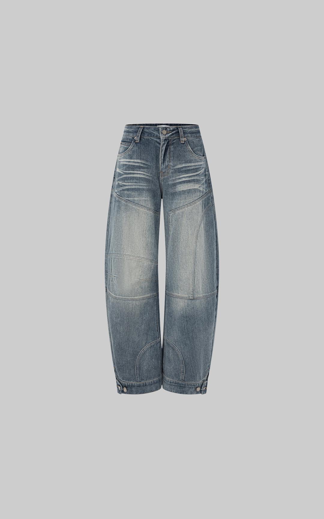 <tc>IAMXIAA</tc> 곡선 패널 스티치가 돋보이는 구조적인 와이드 데님 팬츠