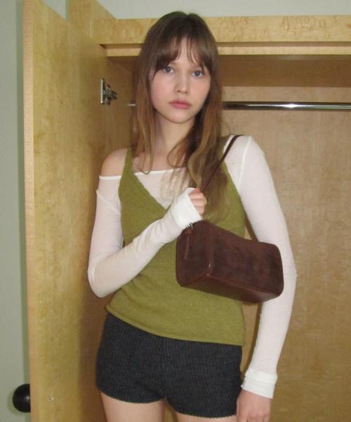 바질백-스웨이드 브라운