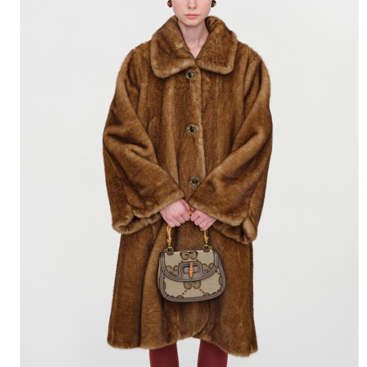 뮤즈무드 에코퍼 밍크 카라넥 루즈핏 롱 핸드메이드 코트