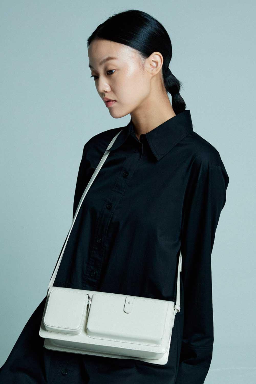 Broad Pocket Bag Pale Stone 브로드 포켓백 페일스톤