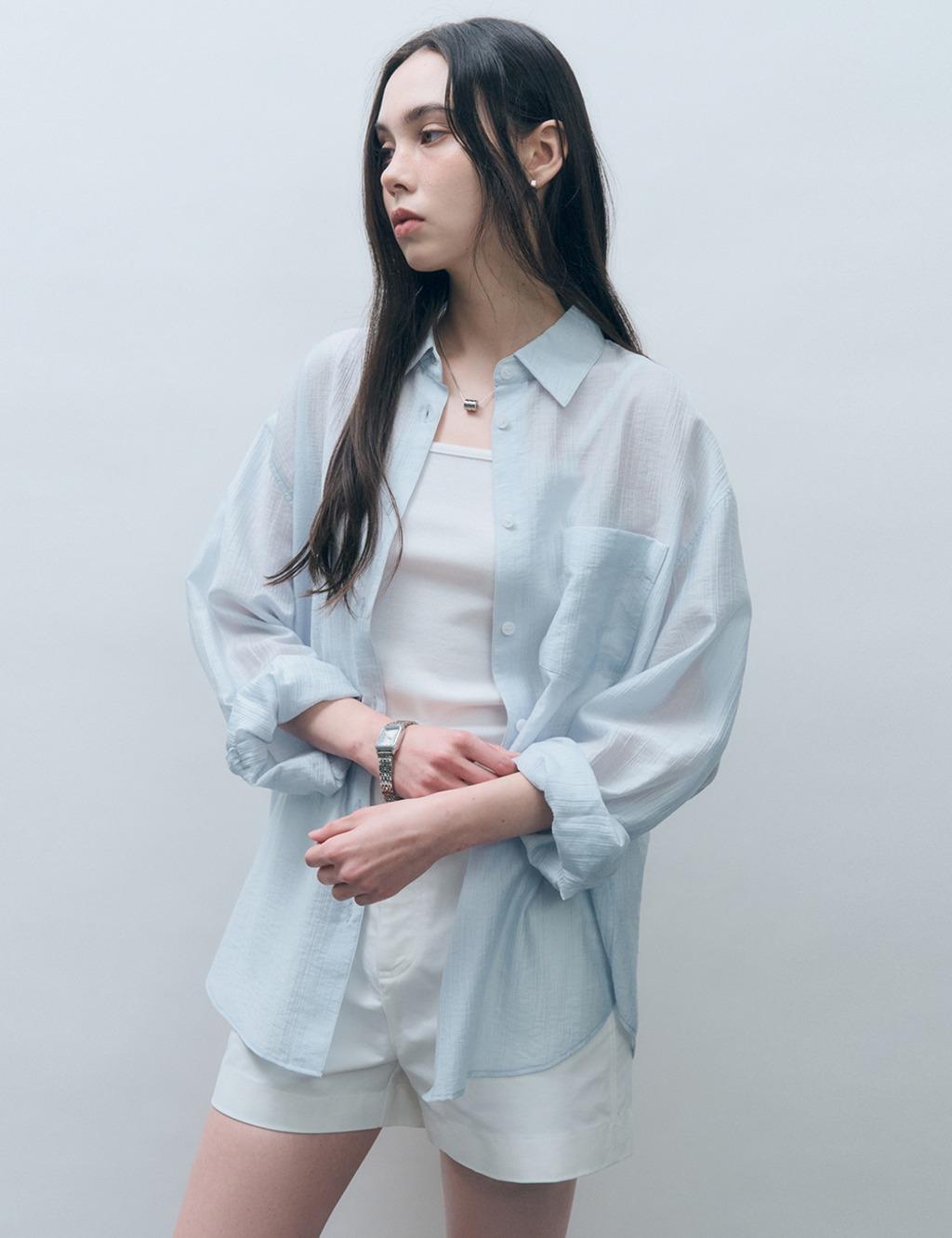 [신시아 착용] [5/13 예약배송] 텐셀 시스루 루즈핏 셔츠 스카이블루 MDSH019SKYBLUE