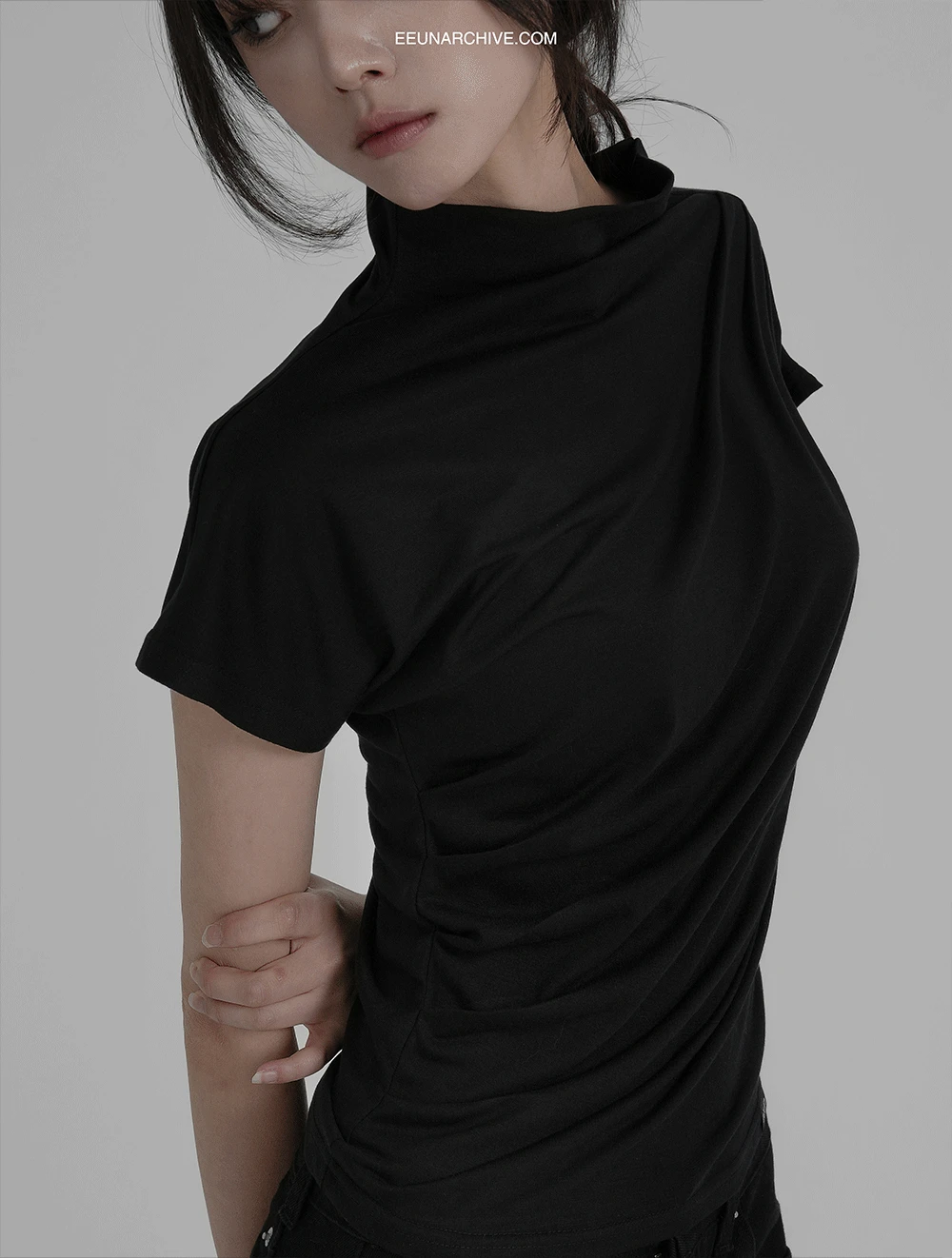 [ EEUN MADE ] Unbal Shirring turtleneck Top