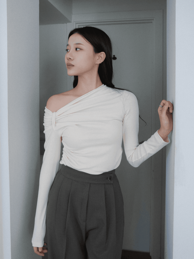 123앙드트와 *예약 오더* [NouArté] 보네 트위스티드 탑 (아이보리)