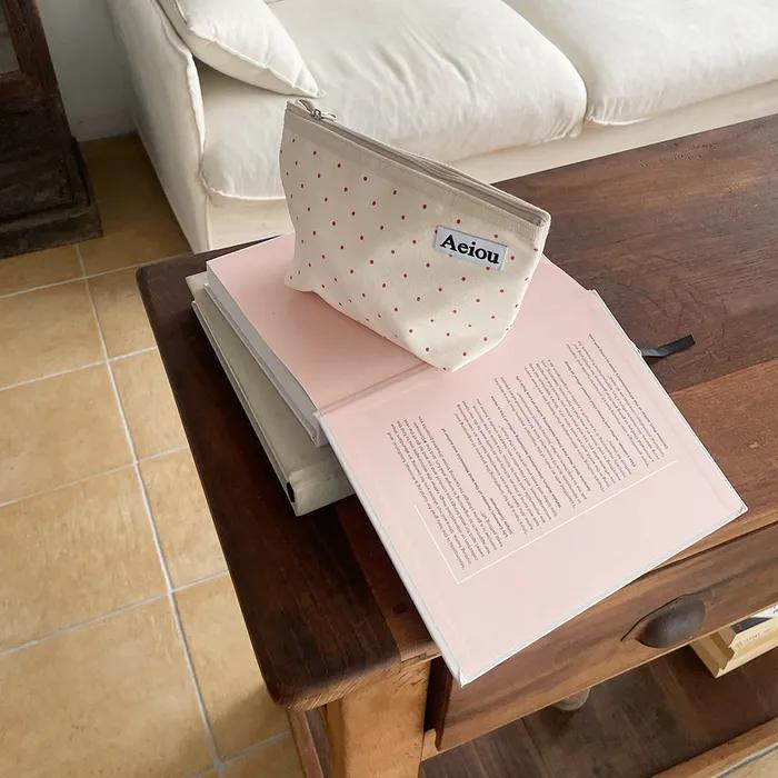 Aeiou Basic Pouch (L size) Red Fruits and Snow