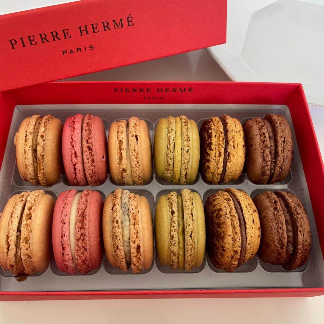 [파리현지배송] 피에르에르메 마카롱 PIERRE HERMÉ 프랑스 선물용 12개입