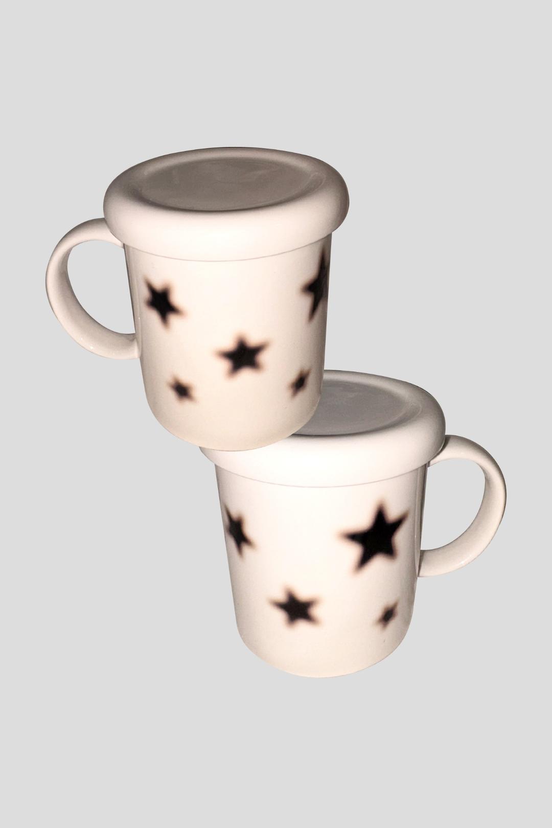 Black star simple mug