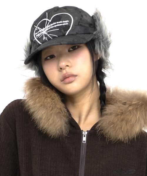 GC039 카모플라쥬 선샤인 하트 트래퍼 캡 (BLACK CAMO)