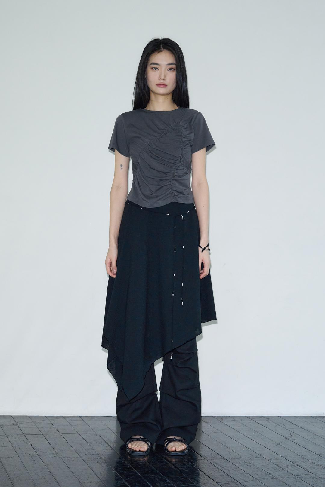 UNBALANCE SEERSUCKER MIDI SKIRT / BLACK