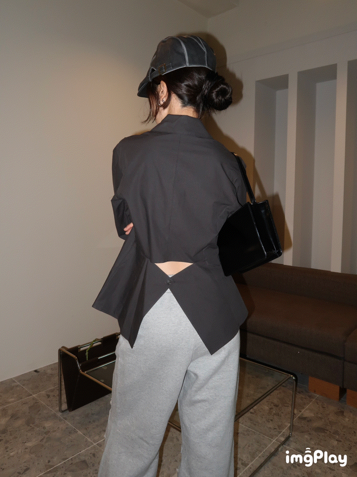 Back button shirt