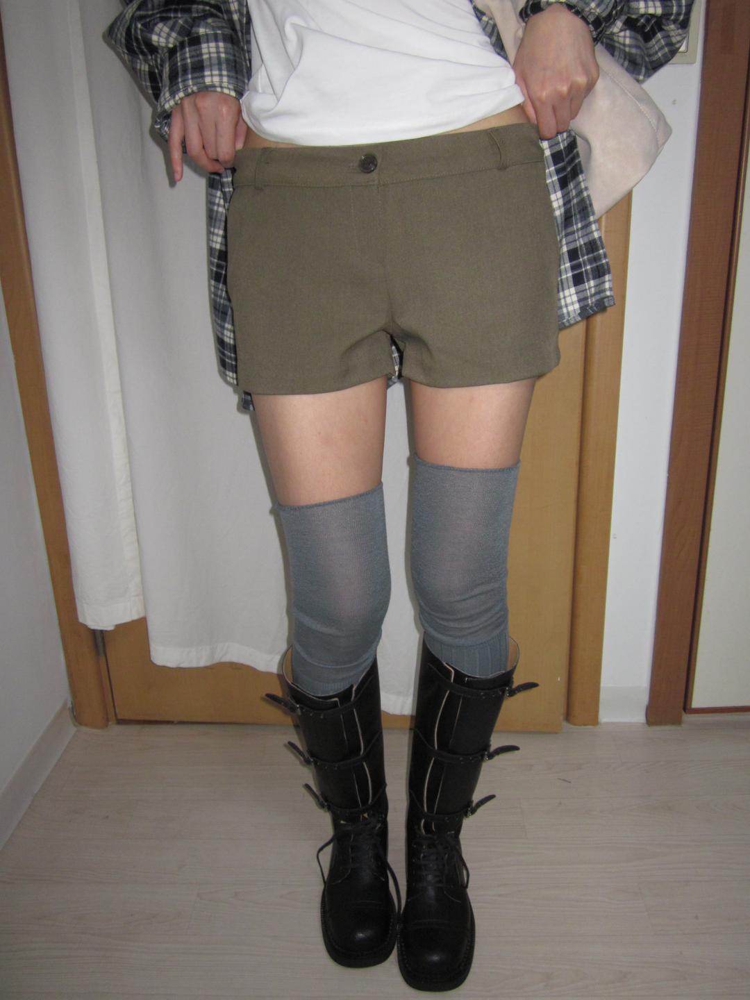 카키 미니 쇼츠