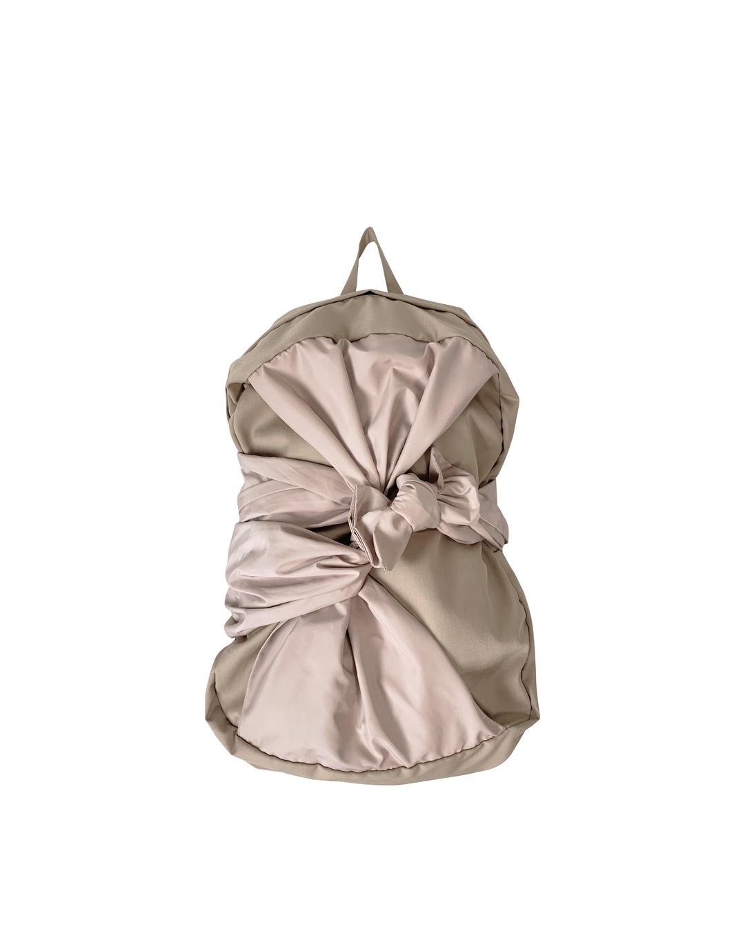 Knotted Backpack (misty rose)