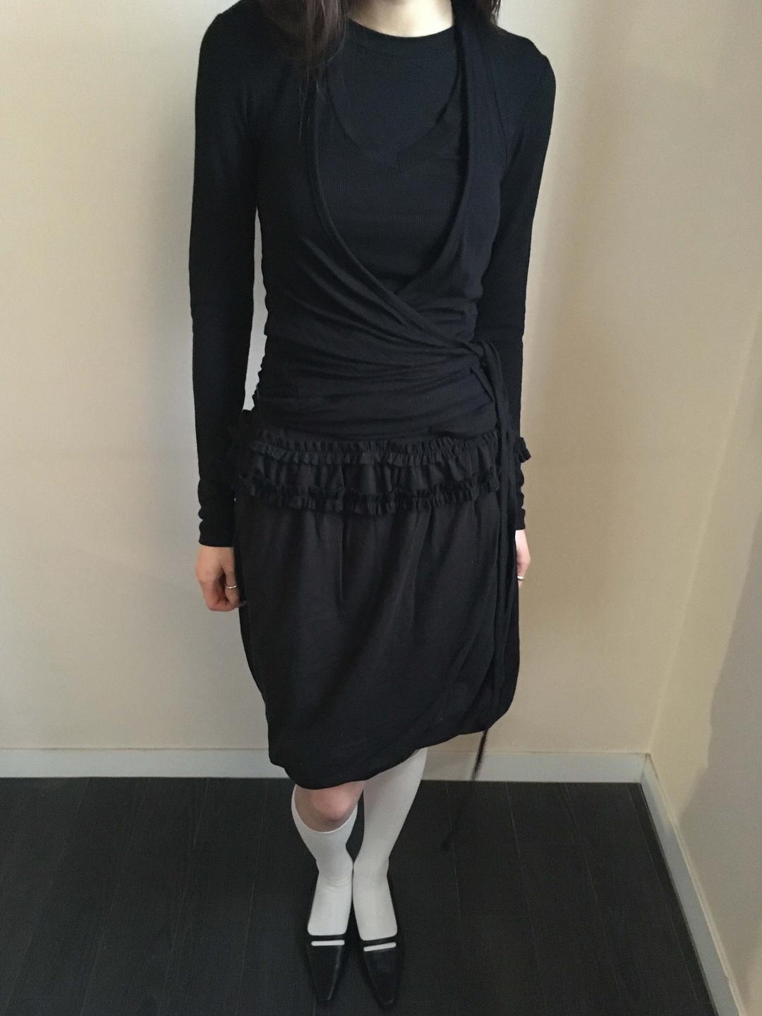 WRAP HALTER SLEEVELESS _BLACK