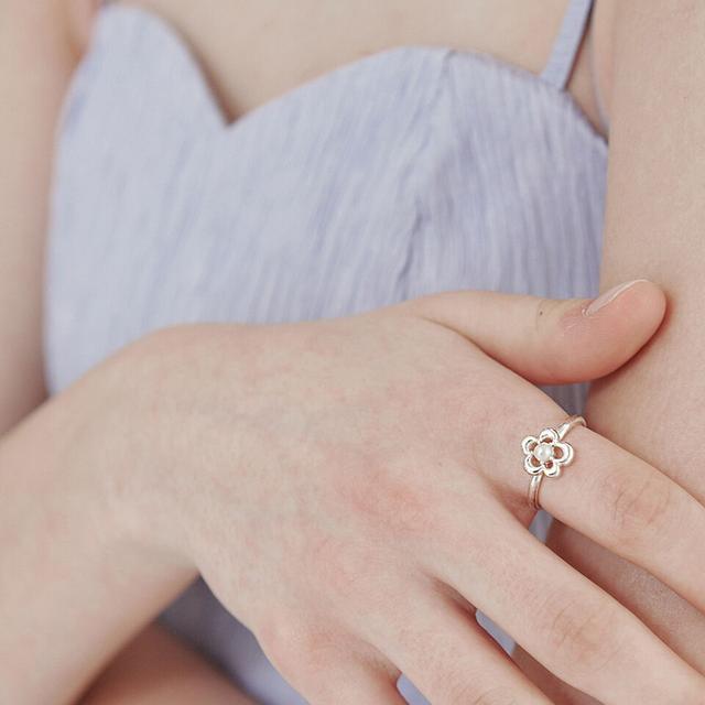 Flower Pearl Ring