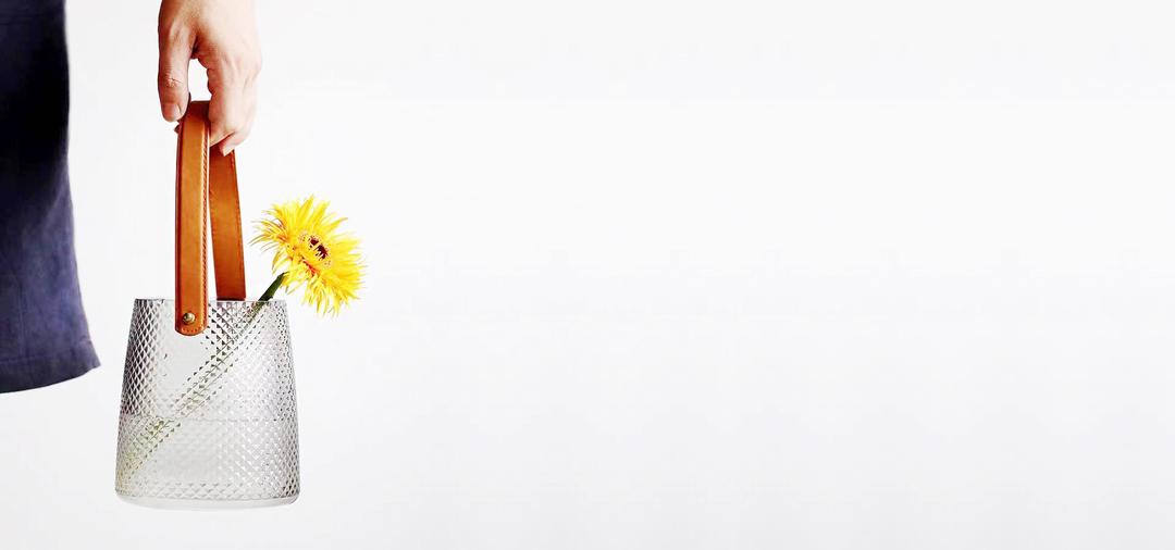 가죽 손잡이 유리병