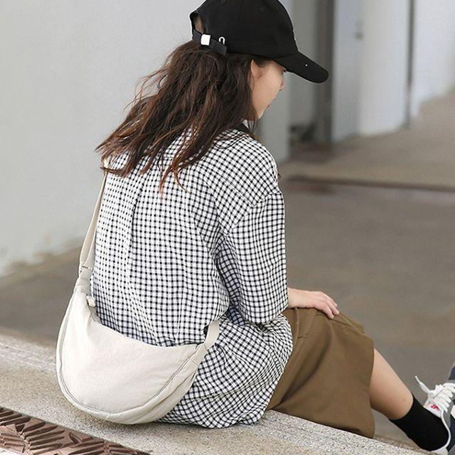 타미 반달 학생 크로스백 힙색 슬링백 나일론 가방