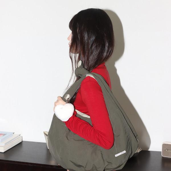 [5차] REVERSIBLE POCKET BAG (BEIGE & KHAKI)