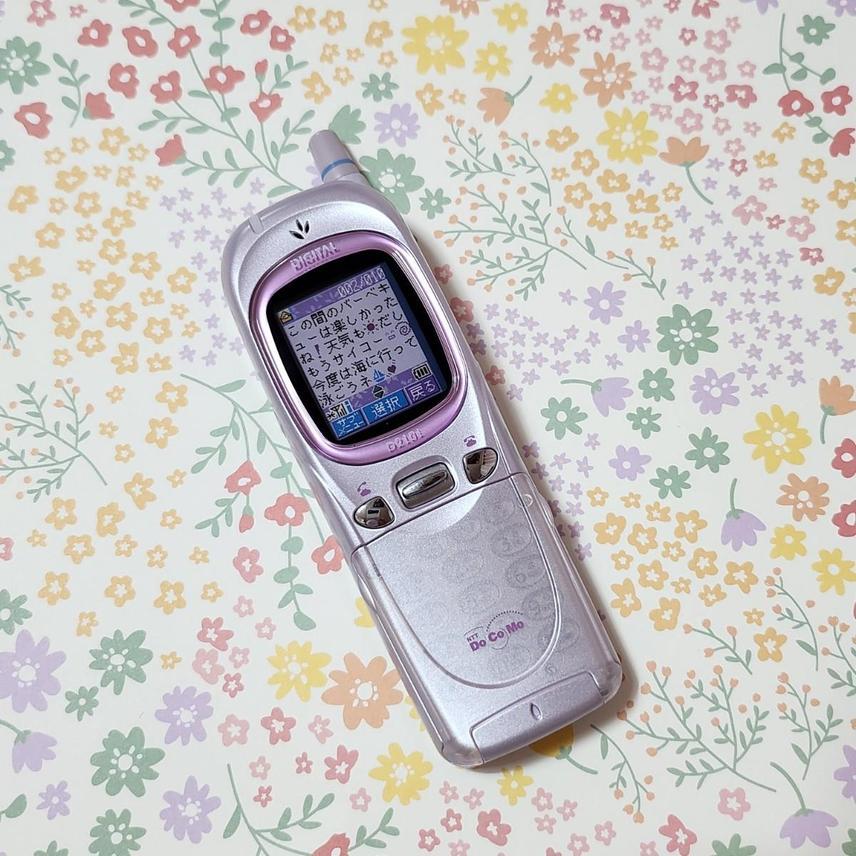 대장템 연보라 도코모 빈티지 일본 고전 모형폰 목업폰 갸루폰 y2k
