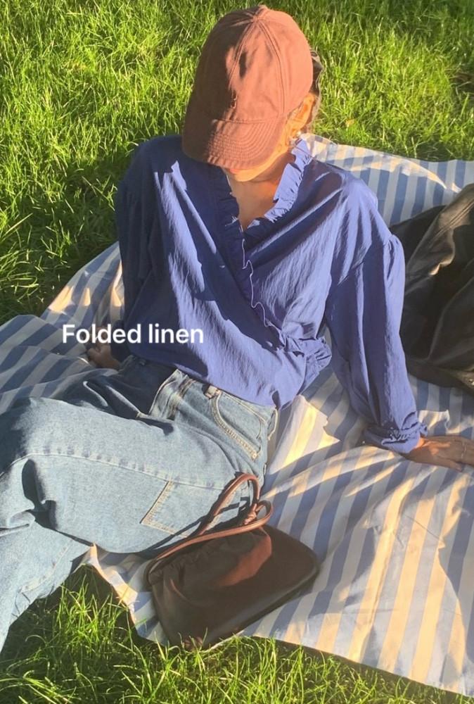 Vasil 바질 러블 블라우스 브이넥 프릴 러플 랩 블라우스(2color)