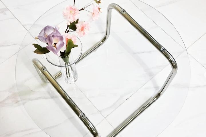 T 12 거실 유리테이블