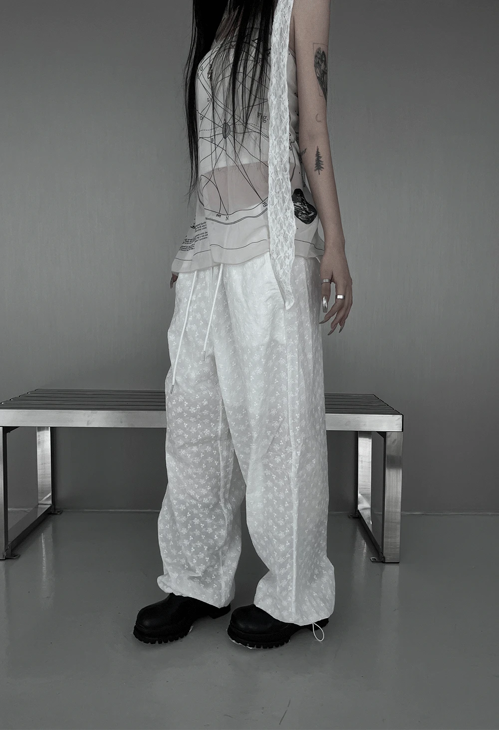 lace punching wide pants