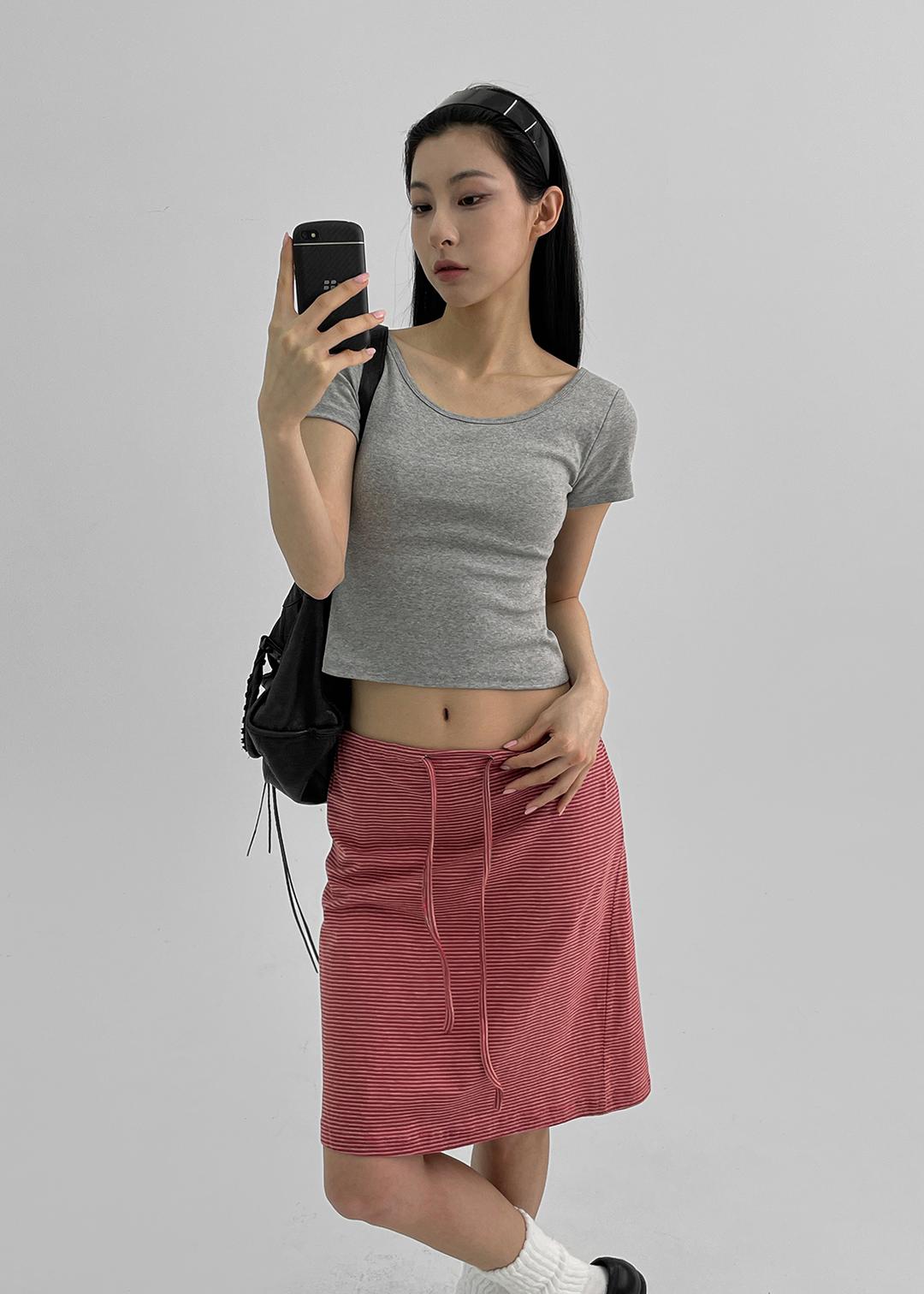 블랙업 [6천장판매] [MADE] 이지 백리스 반팔티 (캡내장)