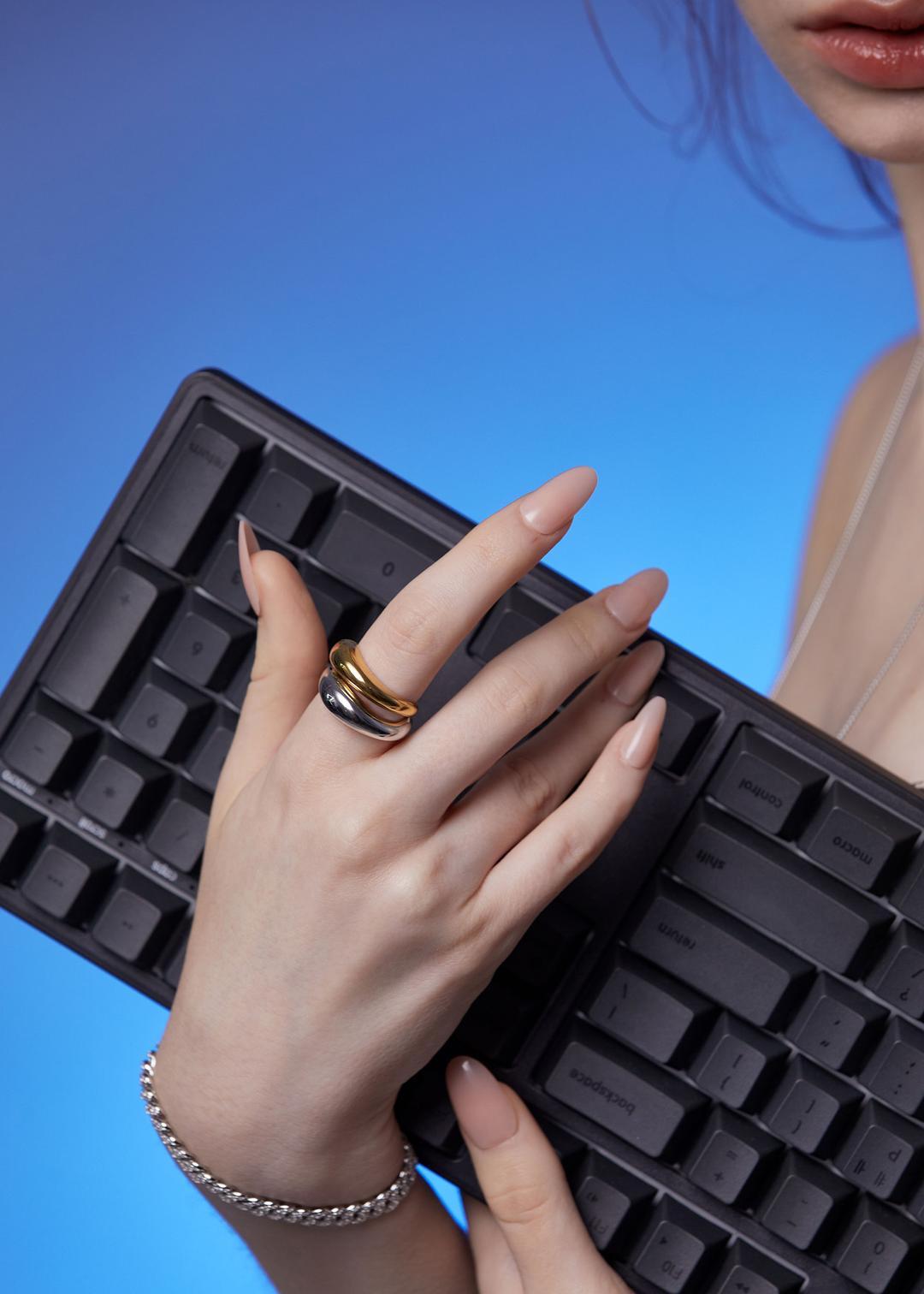 Volume Wave Ring _  Gold