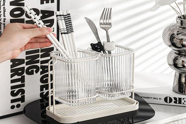 심플한 물빠짐 수저통