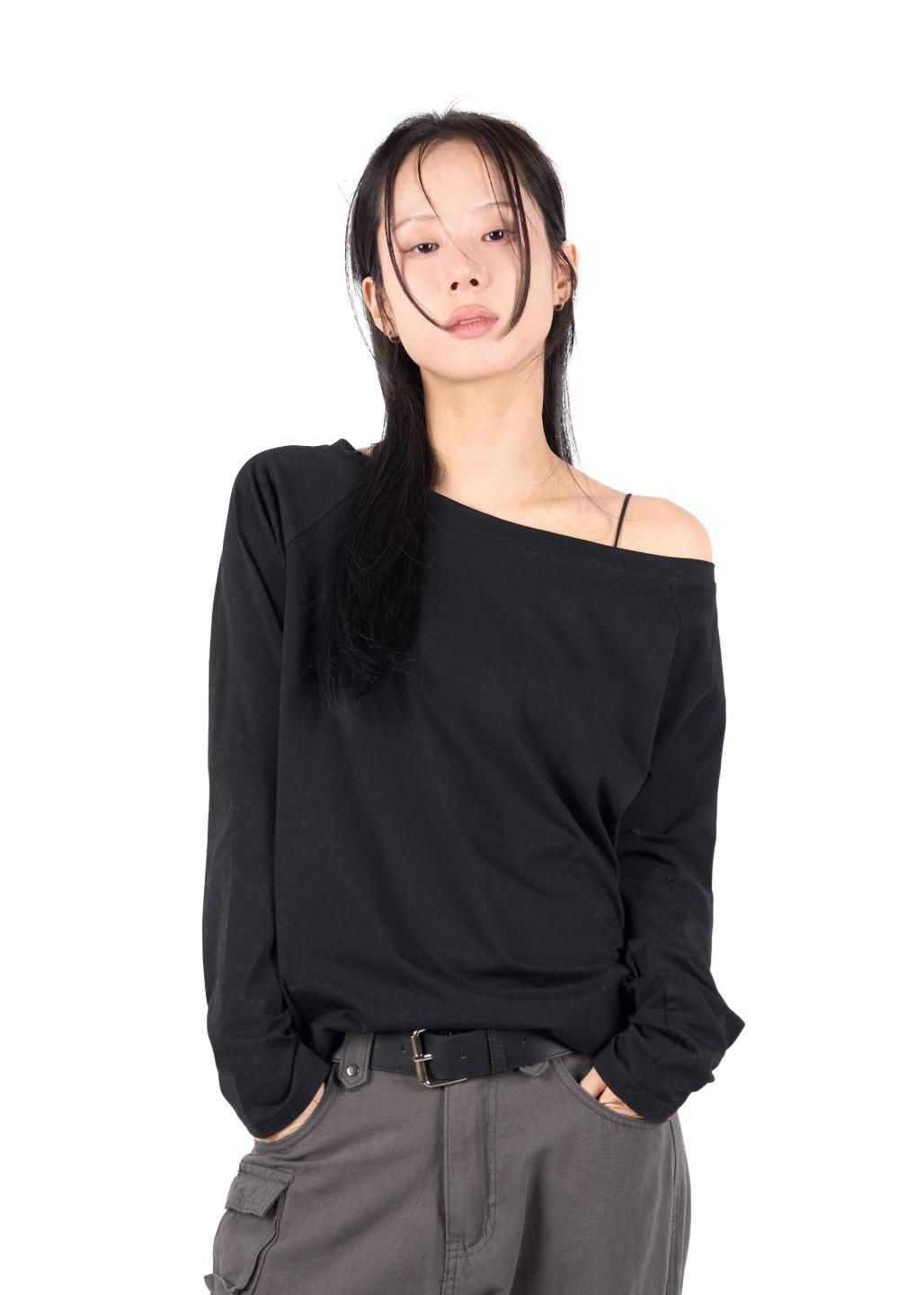 릿킴 HALF SHOULDER TEE