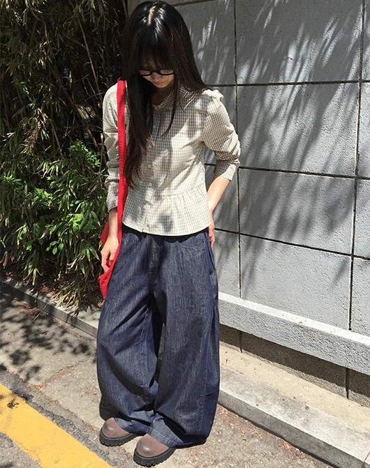 마룬 사이드 버튼 와이드 데님 팬츠